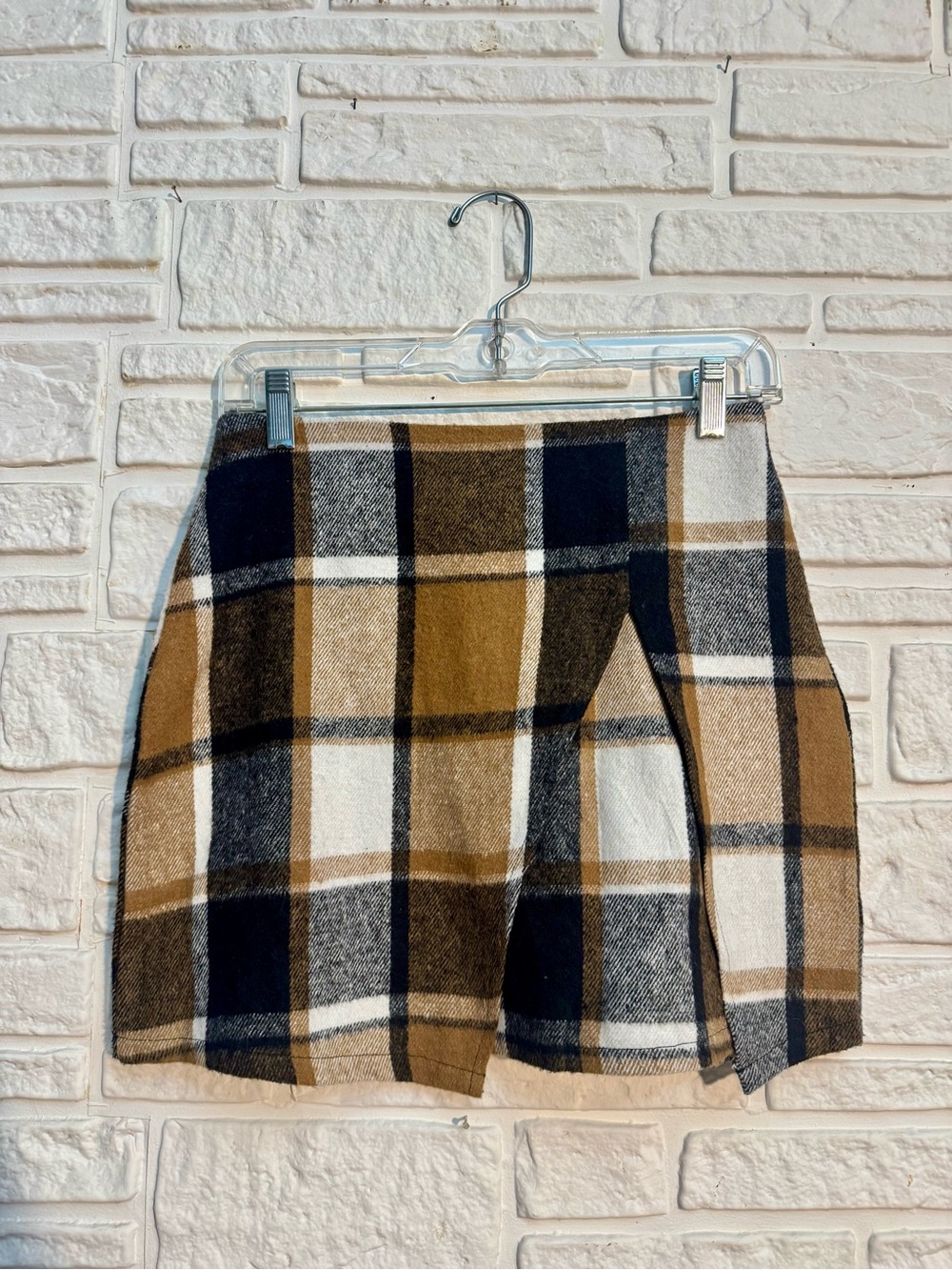 Plaid Mini Skirt with Faux Front Slit - Multicolor (Brown/Black/Cream)